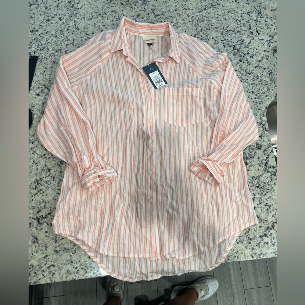 Universal Threads Women’s button down